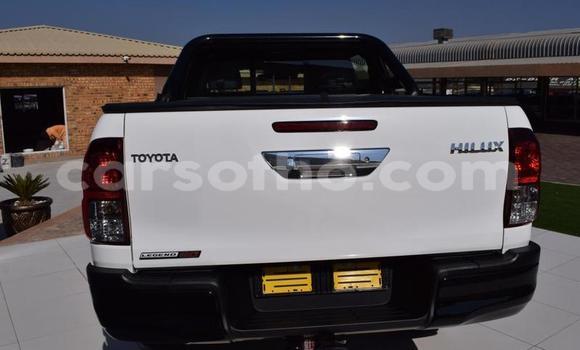 Buy Used Toyota Hilux Green Car in Maputsoe in Leribe Buy Used Toyota Hilux Green Car in Maputsoe in Leribe