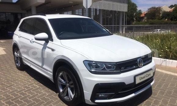 Sayi Na hannu Volkswagen Tiguan White Mota in Maseru a Maseru Sayi Na hannu Volkswagen Tiguan White Mota in Maseru a Maseru
