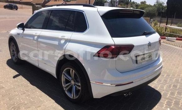 Sayi Na hannu Volkswagen Tiguan White Mota in Maseru a Maseru Sayi Na hannu Volkswagen Tiguan White Mota in Maseru a Maseru