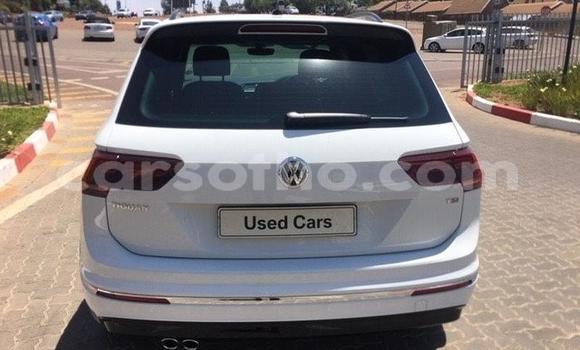 Sayi Na hannu Volkswagen Tiguan White Mota in Maseru a Maseru Sayi Na hannu Volkswagen Tiguan White Mota in Maseru a Maseru