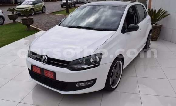 Buy Used Volkswagen Polo White Car in Hlotse in Leribe Buy Used Volkswagen Polo White Car in Hlotse in Leribe