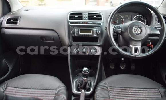 Buy Used Volkswagen Polo White Car in Hlotse in Leribe Buy Used Volkswagen Polo White Car in Hlotse in Leribe