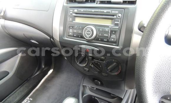 Sayi Na hannu Nissan Livina White Mota in Butha Buthe a Butha-Buthe Sayi Na hannu Nissan Livina White Mota in Butha Buthe a Butha-Buthe