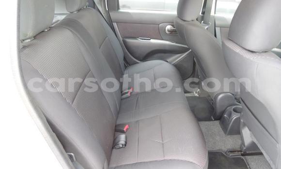 Sayi Na hannu Nissan Livina White Mota in Butha Buthe a Butha-Buthe Sayi Na hannu Nissan Livina White Mota in Butha Buthe a Butha-Buthe