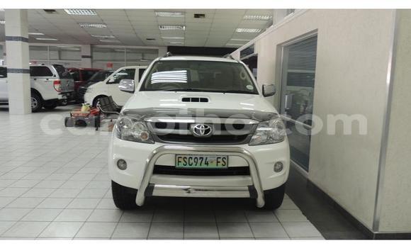 اشتري مستعمل Toyota Fortuner White سيارة في Butha Buthe في Butha-Buthe اشتري مستعمل Toyota Fortuner White سيارة في Butha Buthe في Butha-Buthe