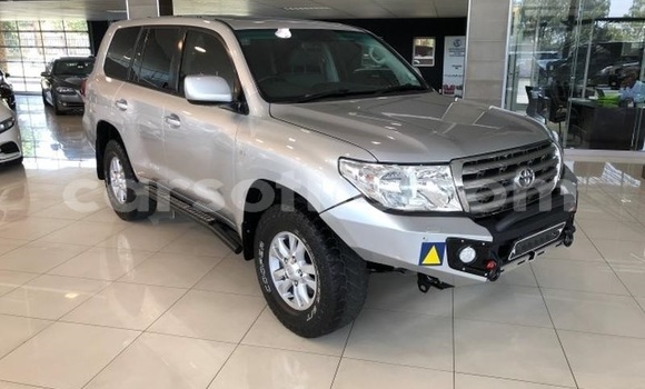 اشتري مستعمل Toyota Land Cruiser Silver سيارة في Maseru في Maseru اشتري مستعمل Toyota Land Cruiser Silver سيارة في Maseru في Maseru