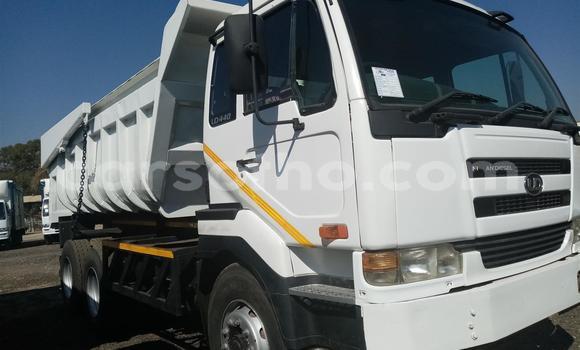 Acheter Occasion Voiture Nissan 280ZX Blanc à Maseru, Maseru Acheter Occasion Voiture Nissan 280ZX Blanc à Maseru, Maseru