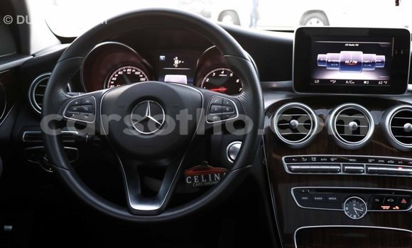 Sayi Imported Mercedes-Benz 190 Black Mota in Import - Dubai a Maseru Sayi Imported Mercedes-Benz 190 Black Mota in Import - Dubai a Maseru