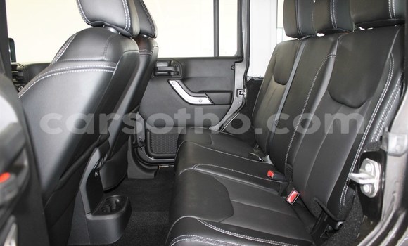 Sayi Na hannu Jeep Wrangler Black Mota in Roma a Maseru Sayi Na hannu Jeep Wrangler Black Mota in Roma a Maseru