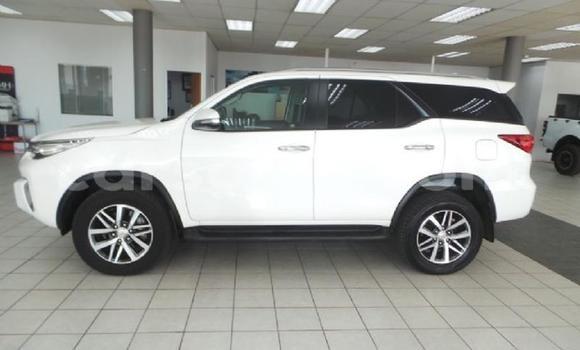 اشتري مستعمل Toyota Fortuner White سيارة في Roma في Maseru اشتري مستعمل Toyota Fortuner White سيارة في Roma في Maseru