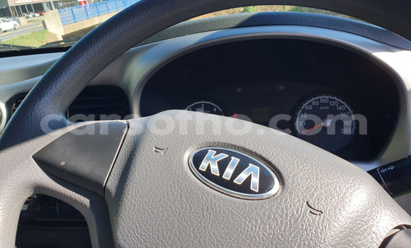 Buy Used Kia Carens White Car in Mafeteng in Mafeteng Buy Used Kia Carens White Car in Mafeteng in Mafeteng