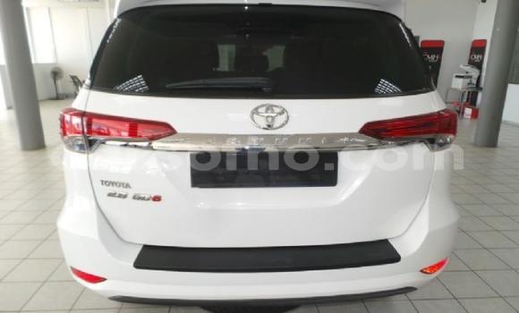 اشتري مستعمل Toyota Fortuner White سيارة في Roma في Maseru اشتري مستعمل Toyota Fortuner White سيارة في Roma في Maseru