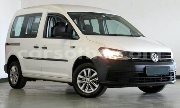 اشتري مستعمل Volkswagen Caddy White سيارة في Thaba–Tseka في Mafeteng اشتري مستعمل Volkswagen Caddy White سيارة في Thaba–Tseka في Mafeteng