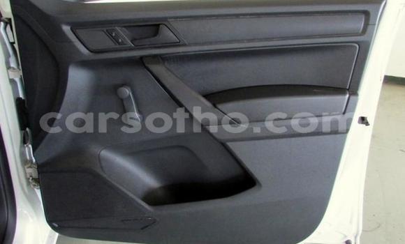 اشتري مستعمل Volkswagen Caddy White سيارة في Thaba–Tseka في Mafeteng اشتري مستعمل Volkswagen Caddy White سيارة في Thaba–Tseka في Mafeteng