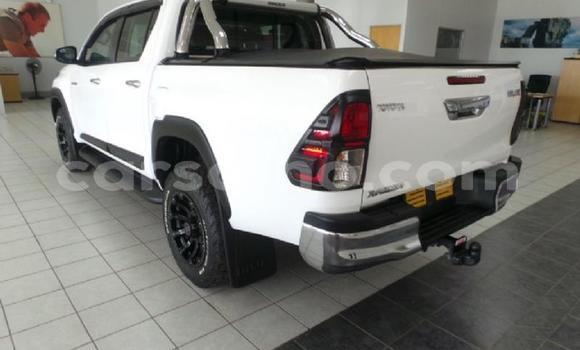 Buy Used Toyota Hilux White Car in Roma in Maseru Buy Used Toyota Hilux White Car in Roma in Maseru