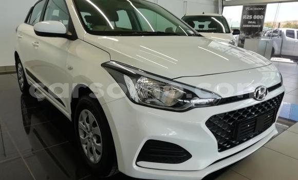 Sayi Na hannu Hyundai i20 White Mota in Maputsoa a Leribe Sayi Na hannu Hyundai i20 White Mota in Maputsoa a Leribe