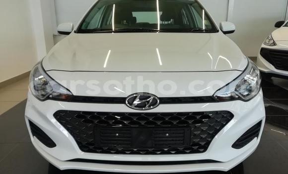 Sayi Na hannu Hyundai i20 White Mota in Maputsoa a Leribe Sayi Na hannu Hyundai i20 White Mota in Maputsoa a Leribe