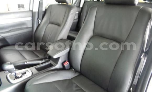 Buy Used Toyota Hilux White Car in Roma in Maseru Buy Used Toyota Hilux White Car in Roma in Maseru