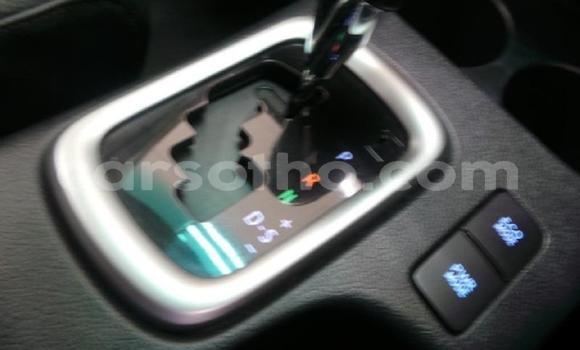 Buy Used Toyota Hilux White Car in Roma in Maseru Buy Used Toyota Hilux White Car in Roma in Maseru