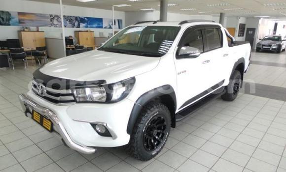 Buy Used Toyota Hilux White Car in Roma in Maseru Buy Used Toyota Hilux White Car in Roma in Maseru