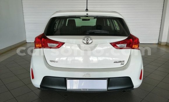 Sayi Na hannu Toyota Auris White Mota in Maseru a Maseru Sayi Na hannu Toyota Auris White Mota in Maseru a Maseru