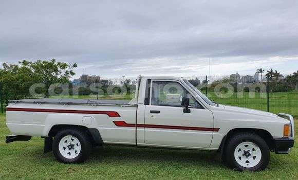 اشتري مستعمل Toyota Hilux White سيارة في Maseru في Maseru اشتري مستعمل Toyota Hilux White سيارة في Maseru في Maseru