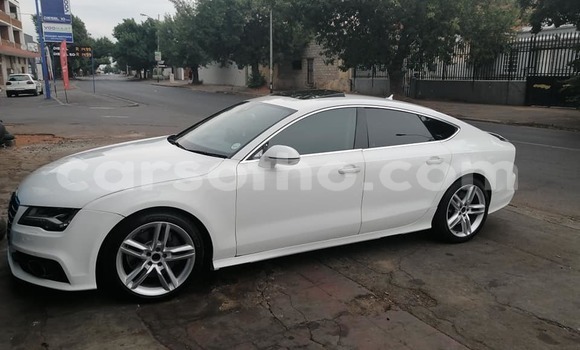 Sayi Na hannu Audi A4 White Mota in Butha–Buthe a Thaba-Tseka Sayi Na hannu Audi A4 White Mota in Butha–Buthe a Thaba-Tseka