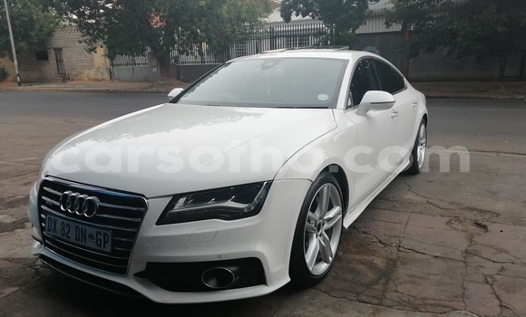 Sayi Na hannu Audi A4 White Mota in Butha–Buthe a Thaba-Tseka Sayi Na hannu Audi A4 White Mota in Butha–Buthe a Thaba-Tseka