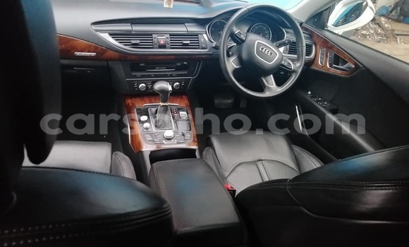 Sayi Na hannu Audi A4 White Mota in Butha–Buthe a Thaba-Tseka Sayi Na hannu Audi A4 White Mota in Butha–Buthe a Thaba-Tseka