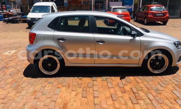 Sayi Na hannu Volkswagen Polo Silver Mota in Butha–Buthe a Thaba-Tseka Sayi Na hannu Volkswagen Polo Silver Mota in Butha–Buthe a Thaba-Tseka