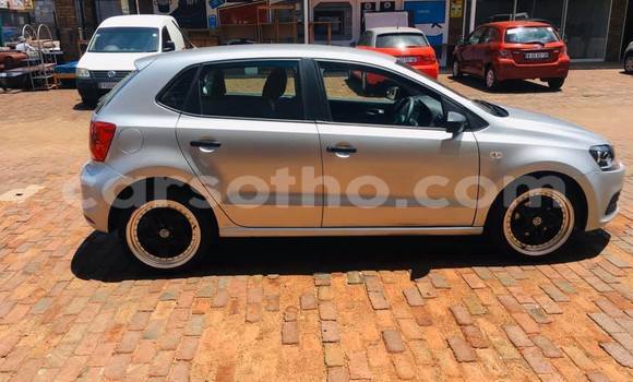 Sayi Na hannu Volkswagen Polo Silver Mota in Butha–Buthe a Thaba-Tseka Sayi Na hannu Volkswagen Polo Silver Mota in Butha–Buthe a Thaba-Tseka