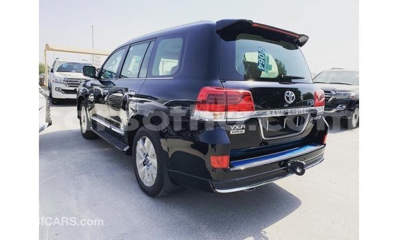 Sayi Imported Toyota Land Cruiser Black Mota in Import - Dubai a Maseru Sayi Imported Toyota Land Cruiser Black Mota in Import - Dubai a Maseru