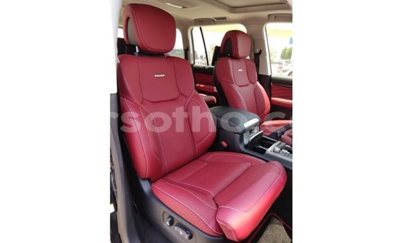 Sayi Imported Toyota Land Cruiser Black Mota in Import - Dubai a Maseru Sayi Imported Toyota Land Cruiser Black Mota in Import - Dubai a Maseru