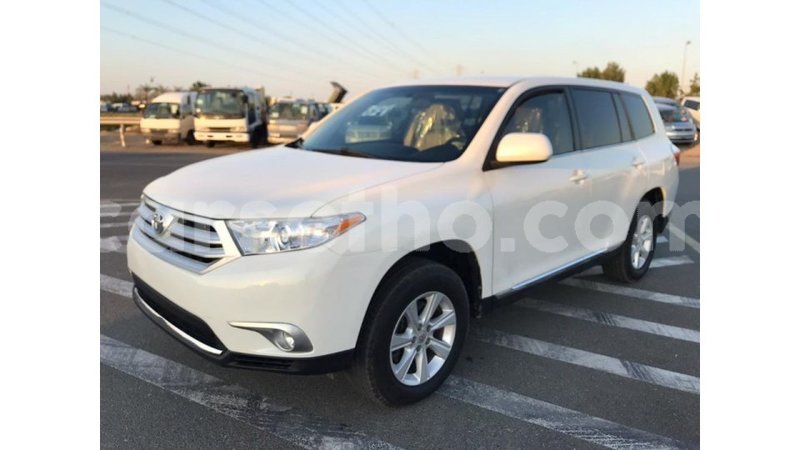 Big with watermark toyota highlander maseru import dubai 14566