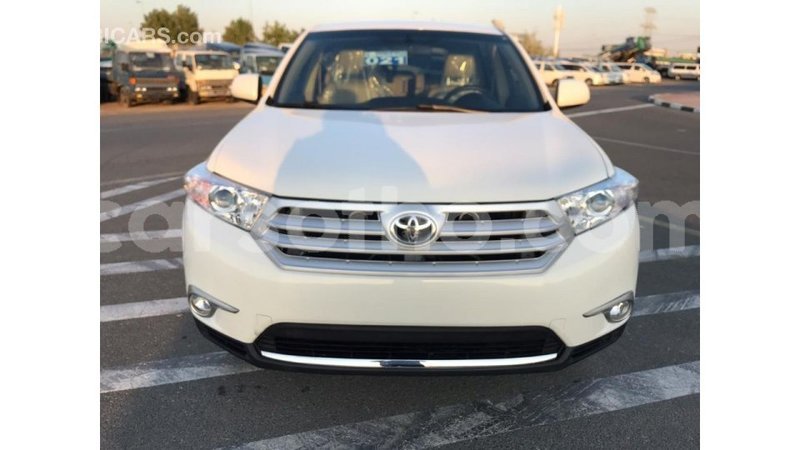 Big with watermark toyota highlander maseru import dubai 14566