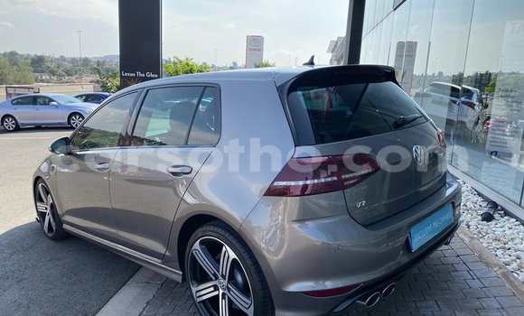 اشتري مستعمل Volkswagen Golf Silver سيارة في Butha Buthe في Butha-Buthe اشتري مستعمل Volkswagen Golf Silver سيارة في Butha Buthe في Butha-Buthe