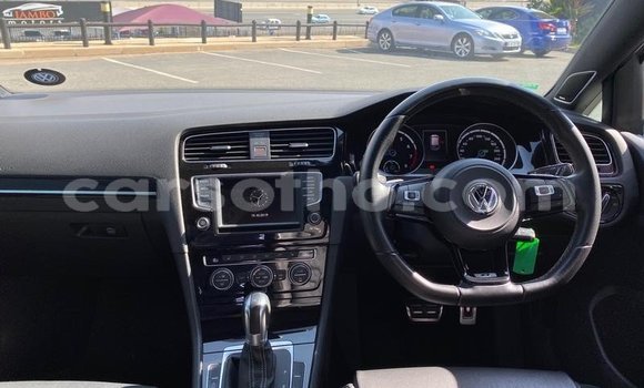 اشتري مستعمل Volkswagen Golf Silver سيارة في Butha Buthe في Butha-Buthe اشتري مستعمل Volkswagen Golf Silver سيارة في Butha Buthe في Butha-Buthe