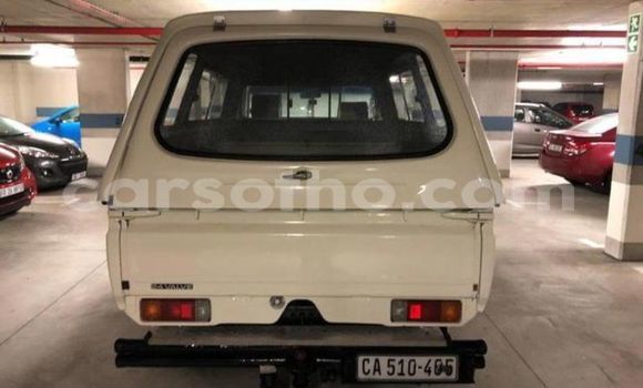 Sayi Na hannu Toyota Land Cruiser White Mota in Maseru a Maseru Sayi Na hannu Toyota Land Cruiser White Mota in Maseru a Maseru