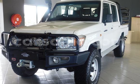 Buy Used Toyota Land Cruiser White Car in Maseru in Maseru Buy Used Toyota Land Cruiser White Car in Maseru in Maseru