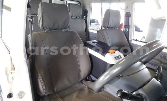 Buy Used Toyota Land Cruiser White Car in Maseru in Maseru Buy Used Toyota Land Cruiser White Car in Maseru in Maseru