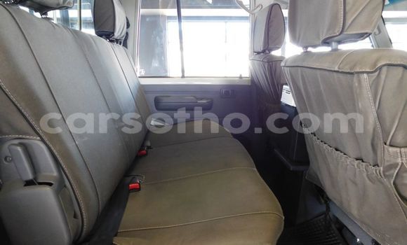 Buy Used Toyota Land Cruiser White Car in Maseru in Maseru Buy Used Toyota Land Cruiser White Car in Maseru in Maseru