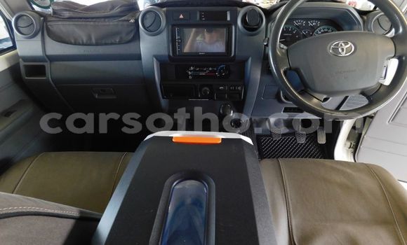 Buy Used Toyota Land Cruiser White Car in Maseru in Maseru Buy Used Toyota Land Cruiser White Car in Maseru in Maseru