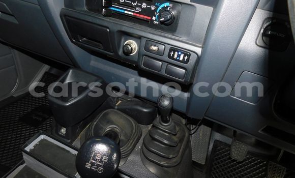 Buy Used Toyota Land Cruiser White Car in Maseru in Maseru Buy Used Toyota Land Cruiser White Car in Maseru in Maseru