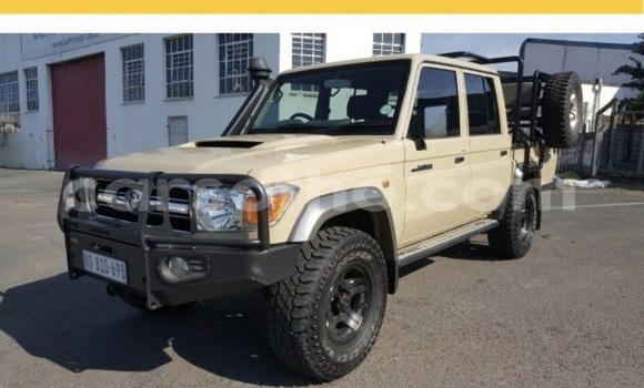 Buy Used Toyota Land Cruiser White Car in Maseru in Maseru Buy Used Toyota Land Cruiser White Car in Maseru in Maseru