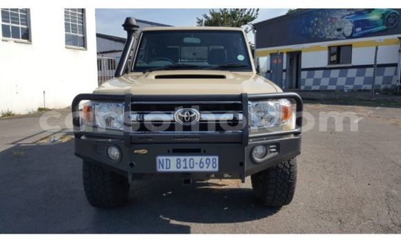 Buy Used Toyota Land Cruiser White Car in Maseru in Maseru Buy Used Toyota Land Cruiser White Car in Maseru in Maseru