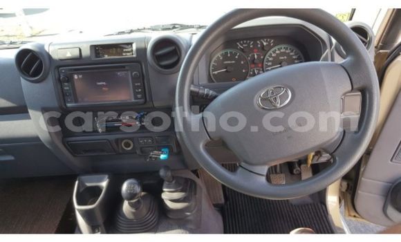 Buy Used Toyota Land Cruiser White Car in Maseru in Maseru Buy Used Toyota Land Cruiser White Car in Maseru in Maseru