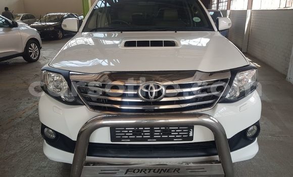 Sayi Na hannu Toyota Fortuner White Mota in Maseru a Maseru Sayi Na hannu Toyota Fortuner White Mota in Maseru a Maseru