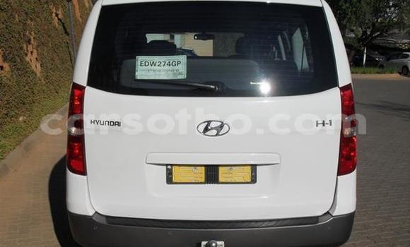 Acheter Occasion Voiture Hyundai H1 Blanc à Maseru, Maseru Acheter Occasion Voiture Hyundai H1 Blanc à Maseru, Maseru