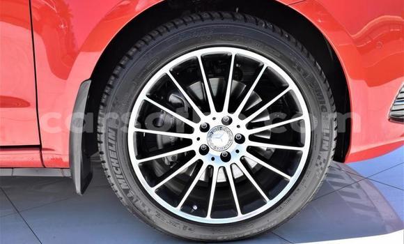 Sayi Na hannu Mercedes-Benz V-klasse Red Mota in Hlotse a Leribe Sayi Na hannu Mercedes-Benz V-klasse Red Mota in Hlotse a Leribe