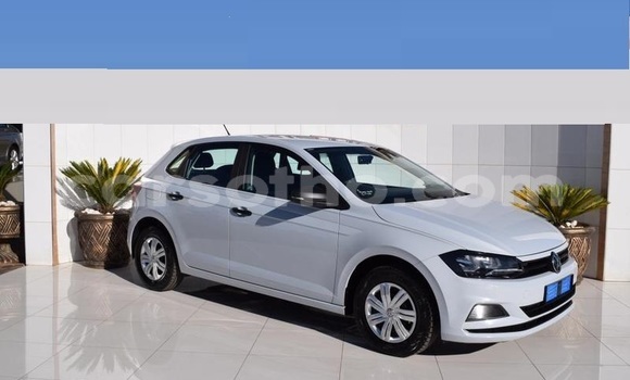 اشتري مستعمل Volkswagen Polo White سيارة في Hlotse في Leribe اشتري مستعمل Volkswagen Polo White سيارة في Hlotse في Leribe